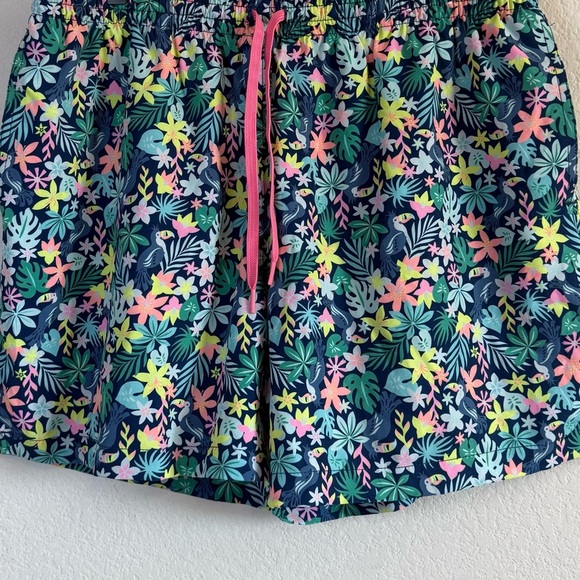 Chubbies The Bloomerangs Classic Floral Tropical Swim Trunks Shorts Size XL 5.5” - Picture 3 of 12